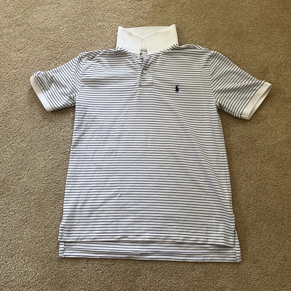 Polo Ralf Lauren collared short. Size medium